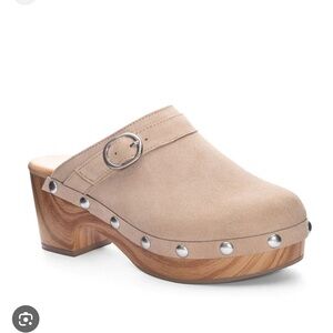 Chinese Laundry Platform Stud Clogs